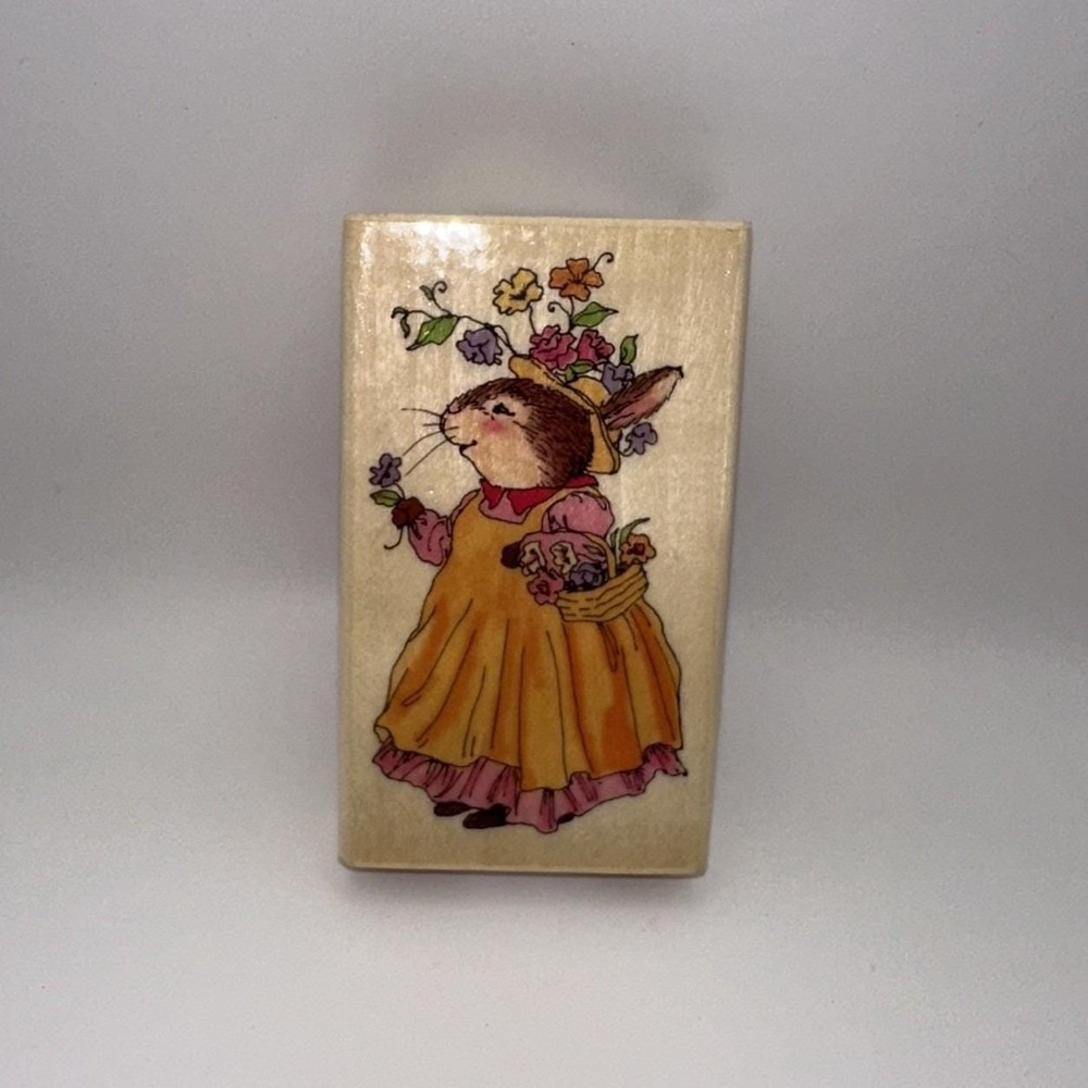 Holly Pond Hill Elizabeth Flowers G13123 Rabbit Wood Mount‎ Rubber Stamp Vintage